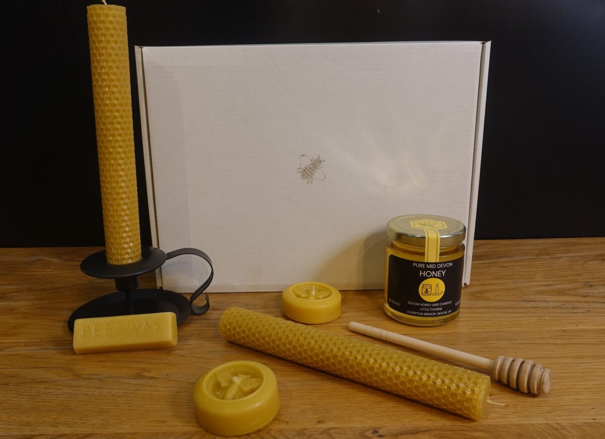 honey and candle gift set from https://devonhoneyandcandles.com/